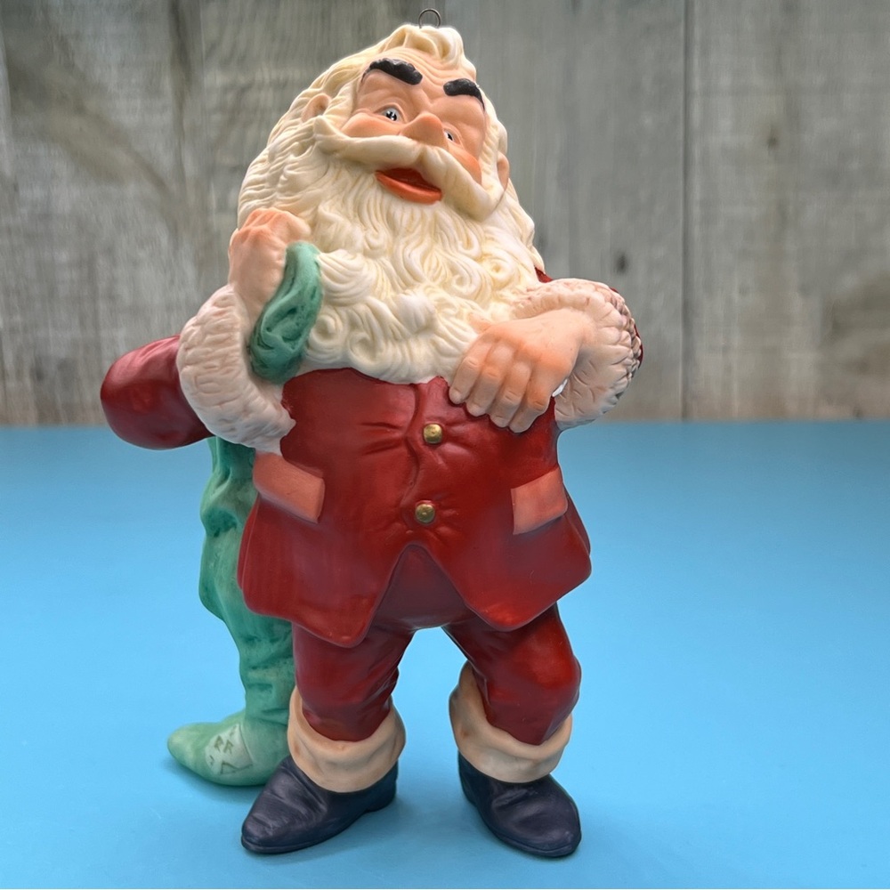 Hallmark Keepsake Ornament 1987 Favorite Santa  
Special Edition Ornament